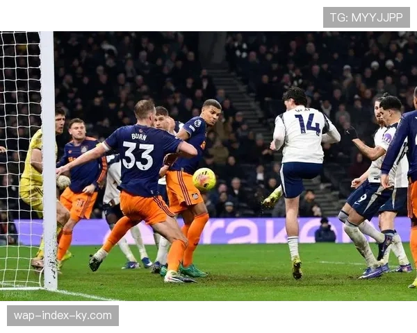 热刺惨败后排名第十六位 仅领先降级区四分